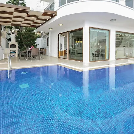 Villa Sleeps 6 Air Con Wifi *